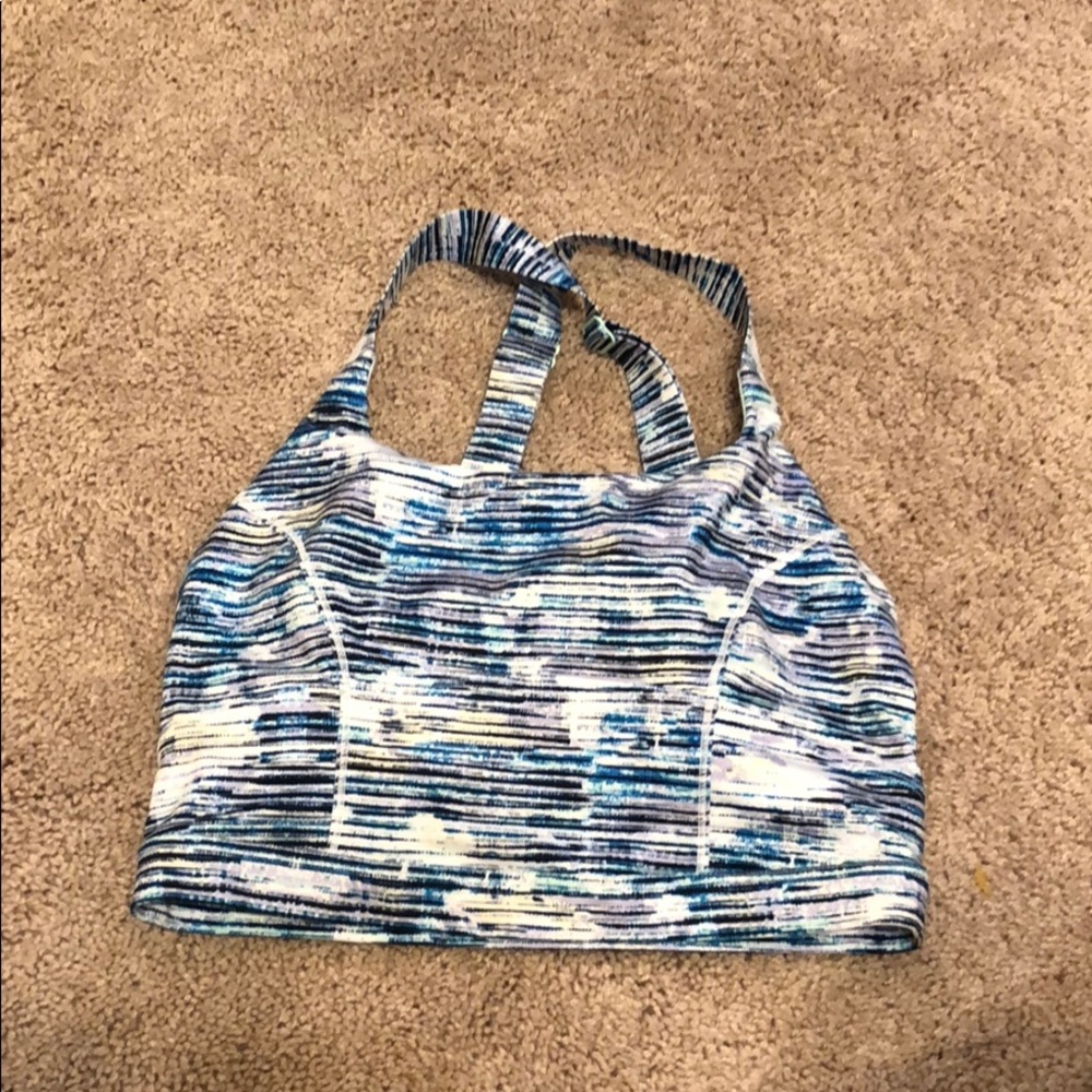 Lululemon sports bra, like new condition. Size 6